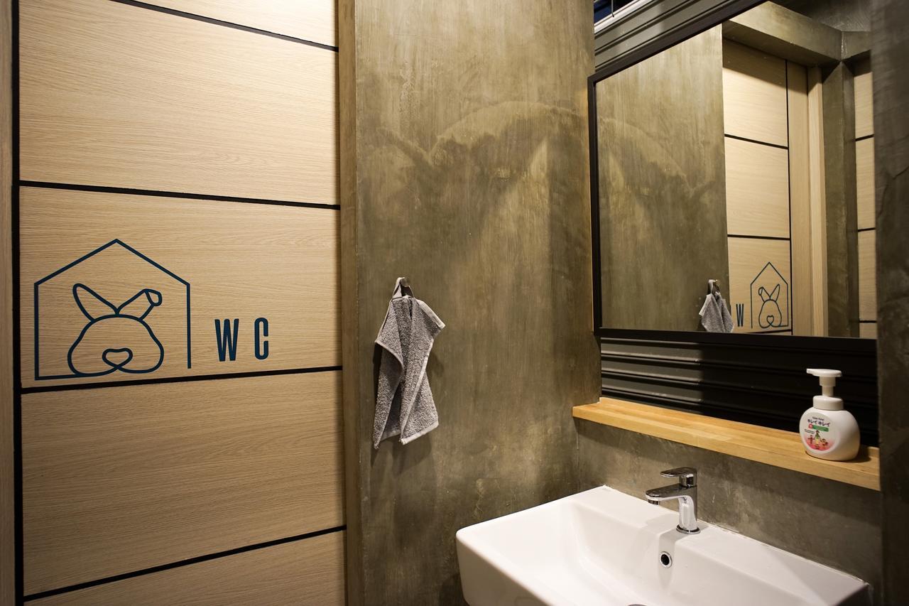 Bunny Burrow Hostel Бангкок Экстерьер фото