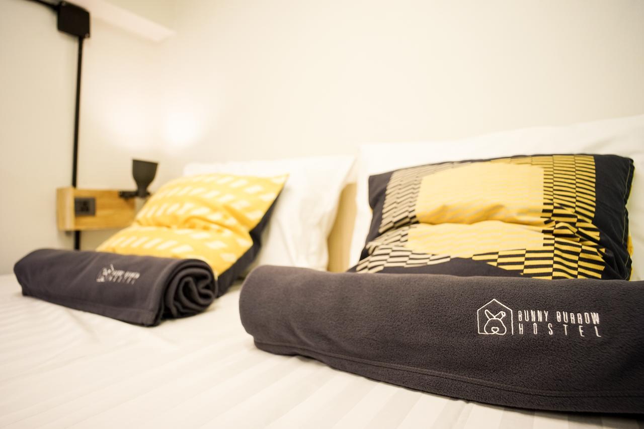 Bunny Burrow Hostel Бангкок Экстерьер фото
