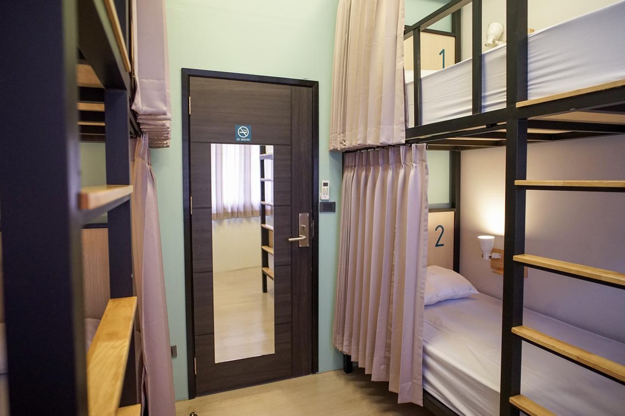 Bunny Burrow Hostel Бангкок Экстерьер фото